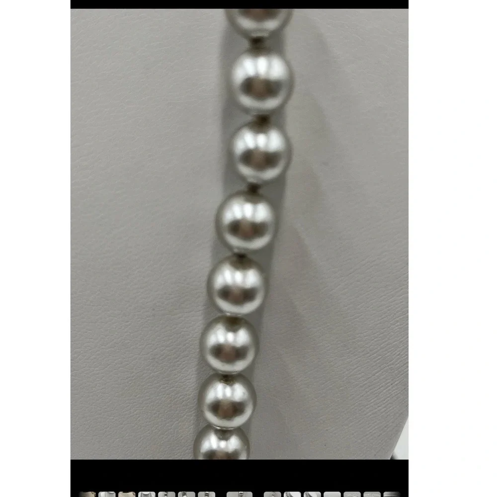 Marvella Vintage Light Gray Faux Glass Pearl Single Strand Classic‎ Necklace 23